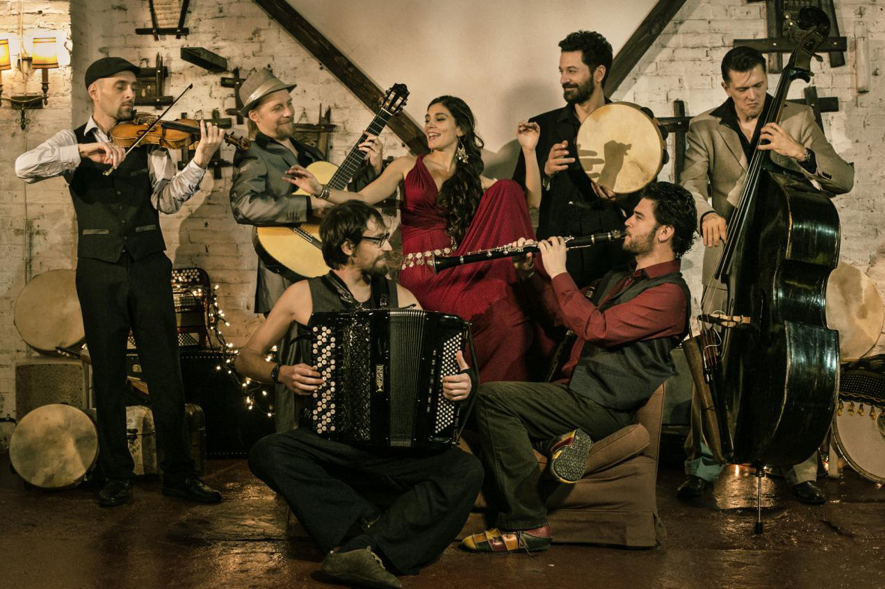 BARCELONA GIPSY BALKAN ORCHESTRA